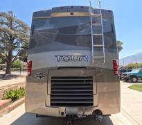 2006 Winnebago Tour 40KD, $ 45,000