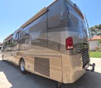 2006 Winnebago Tour 40KD, $ 45,000