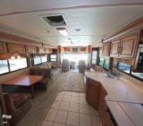2006 Winnebago Tour 40KD, $ 45,000