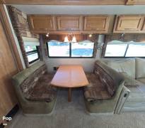 2006 Winnebago Tour 40KD, $ 45,000