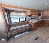 2006 Winnebago Tour 40KD, $ 45,000