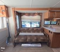 2006 Winnebago Tour 40KD, $ 45,000