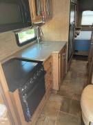 2015 Thor Motor Coach Hurricane 27K, $ 30,000