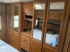 2015 Thor Motor Coach Hurricane 27K, $ 30,000