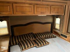 2015 Thor Motor Coach Hurricane 27K, $ 30,000