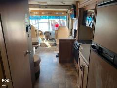 2015 Thor Motor Coach Hurricane 27K, $ 30,000