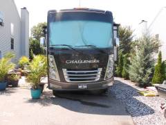 2022 Thor Motor Coach Challenger 37FH, $ 132,000