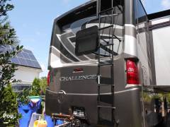 2022 Thor Motor Coach Challenger 37FH, $ 132,000