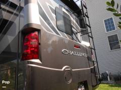 2022 Thor Motor Coach Challenger 37FH, $ 132,000