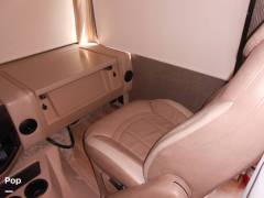 2022 Thor Motor Coach Challenger 37FH, $ 132,000