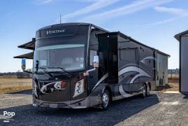 2022 Thor Motor Coach Venetian F42, $ 259,999
