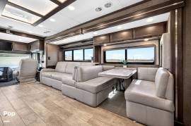2022 Thor Motor Coach Venetian F42, $ 259,999