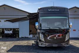 2022 Thor Motor Coach Venetian F42, $ 259,999