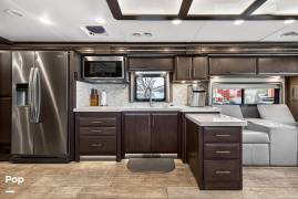 2022 Thor Motor Coach Venetian F42, $ 259,999
