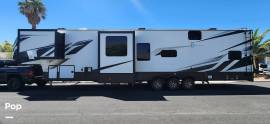 2021 Dutchmen Voltage 4225 Toy Hauler, $ 76,000