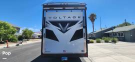 2021 Dutchmen Voltage 4225 Toy Hauler, $ 76,000