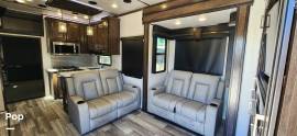 2021 Dutchmen Voltage 4225 Toy Hauler, $ 76,000