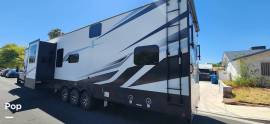 2021 Dutchmen Voltage 4225 Toy Hauler, $ 76,000