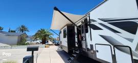 2021 Dutchmen Voltage 4225 Toy Hauler, $ 76,000