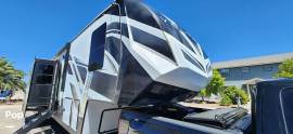 2021 Dutchmen Voltage 4225 Toy Hauler, $ 76,000