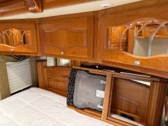 2006 Newmar Essex 4104, $ 85,000