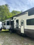 2022 Wildwood Grand Lodge 42DL, $ 35,500