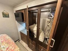 2021 Winnebago Vista 31B, $ 109,000