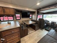 2021 Winnebago Vista 31B, $ 109,000