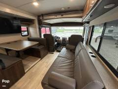 2021 Winnebago Vista 31B, $ 109,000