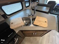 2021 Winnebago Vista 31B, $ 109,000