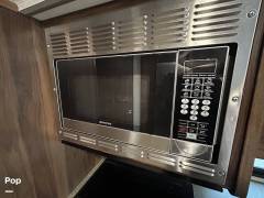 2021 Winnebago Vista 31B, $ 109,000