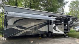 2019 Forest River Cardinal Luxury 3700FLX, $ 55,400