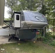 2019 Forest River Cardinal Luxury 3700FLX, $ 55,400