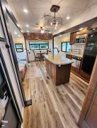 2015 Heartland Bighorn 3010RE, $ 22,000