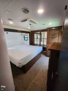 2015 Heartland Bighorn 3010RE, $ 22,000