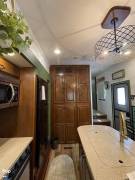 2015 Heartland Bighorn 3010RE, $ 22,000