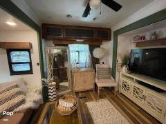 2015 Heartland Bighorn 3010RE, $ 22,000