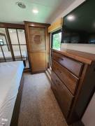 2015 Heartland Bighorn 3010RE, $ 22,000