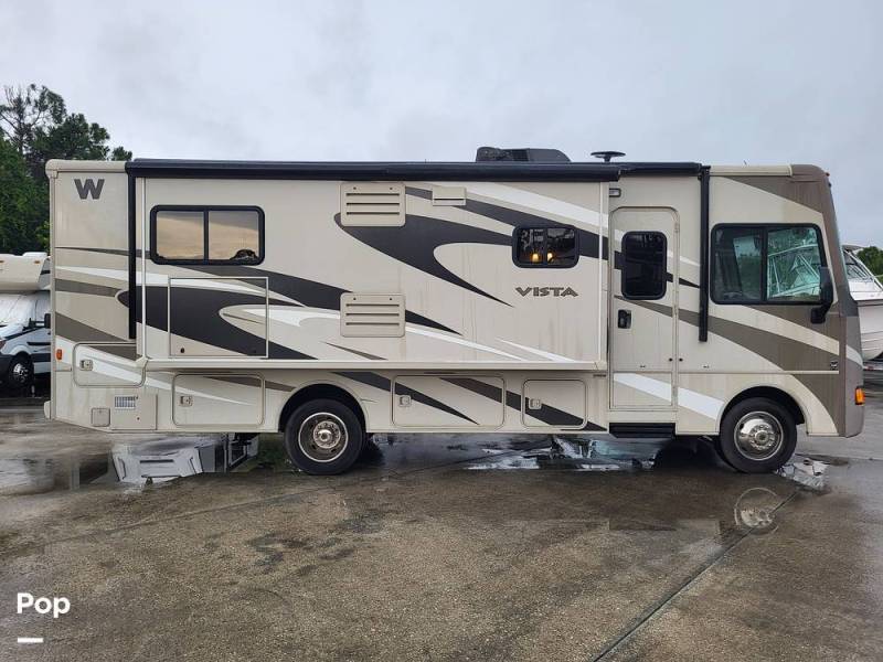 2015 Winnebago Vista 27N, $ 44,000