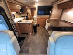 2015 Winnebago Vista 27N, $ 44,000