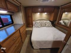 2015 Winnebago Vista 27N, $ 44,000