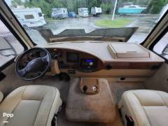 2015 Winnebago Vista 27N, $ 44,000