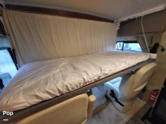 2015 Winnebago Vista 27N, $ 44,000