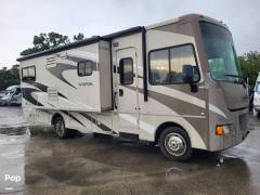 2015 Winnebago Vista 27N, $ 44,000
