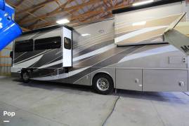 2015 Winnebago Journey 36M, $ 134,900