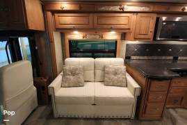 2015 Winnebago Journey 36M, $ 134,900