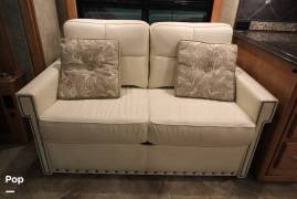 2015 Winnebago Journey 36M, $ 134,900