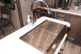 2022 Vanleigh RV Beacon 42RDB, $ 114,998