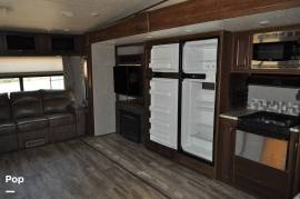 2018 Highland Ridge Light 319RLS, $ 33,750