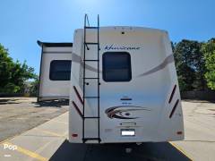 2018 Thor Motor Coach Hurricane 27B, $ 55,000